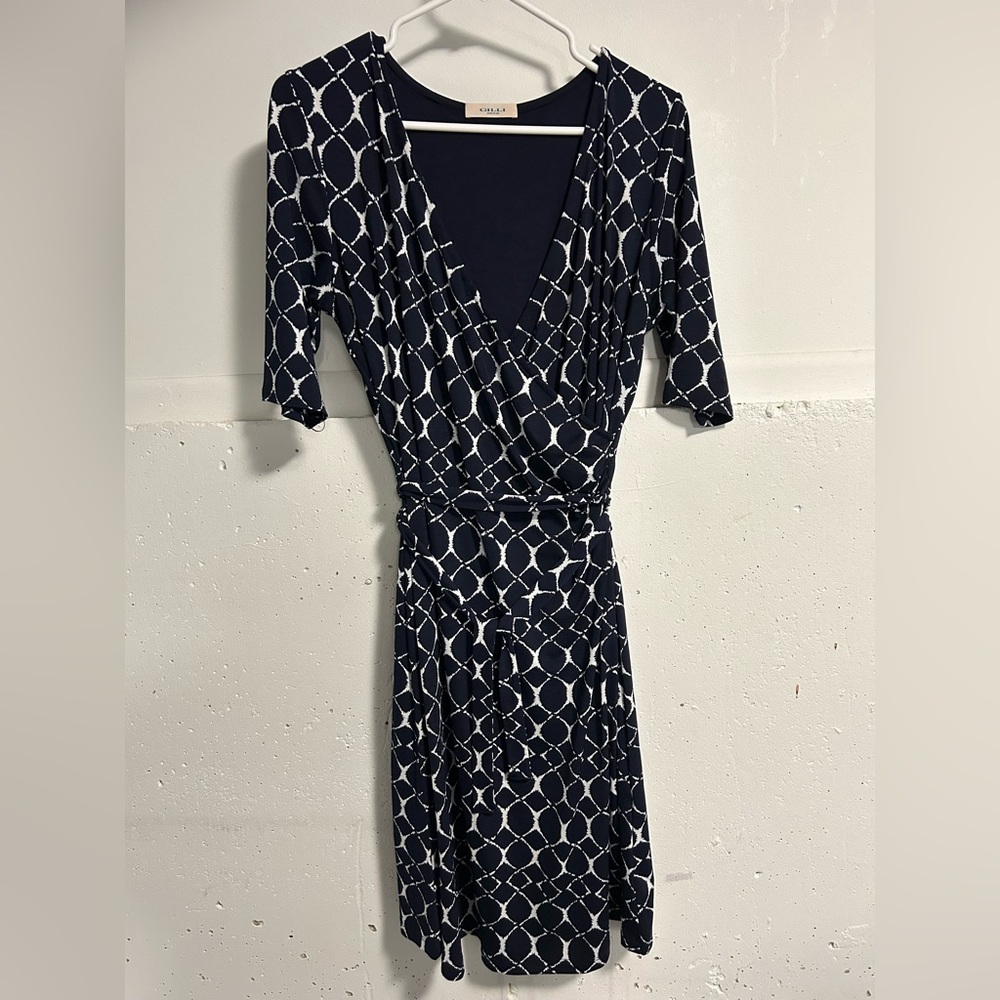 Gilli Navy and White Geometric Long Sleeve Dress